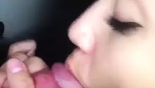 Duvar deliğinden boşalma