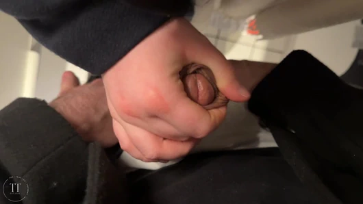 Ünlü mobilya mağazasında riskli mastürbasyon - yakalandık mı?