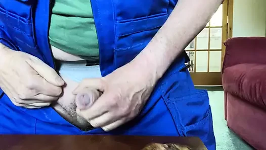 Wanking benim iş kıyafetlerimi giyiyor