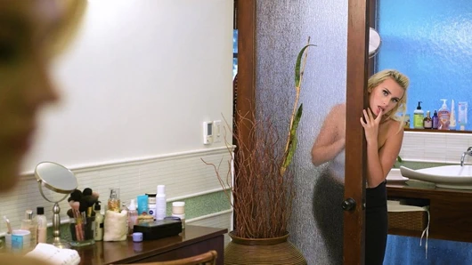 Sıcak üvey ve düzgün vücutlu kız Mastürbasyon birlikte