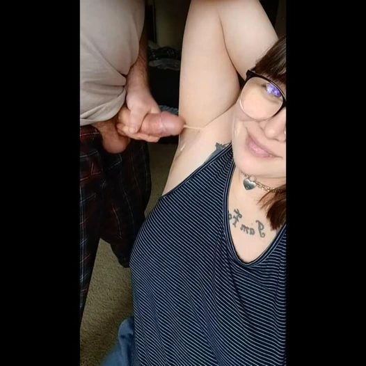 Sadie'nin tıraşlı koltuk altı dd boşalması