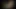 Siyah canavar horoz beyaz karısının kedi uzanır