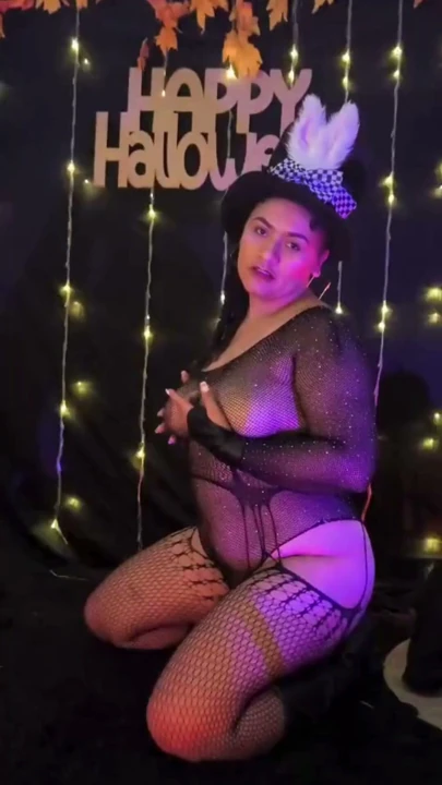 Salonunda azgın milf'in