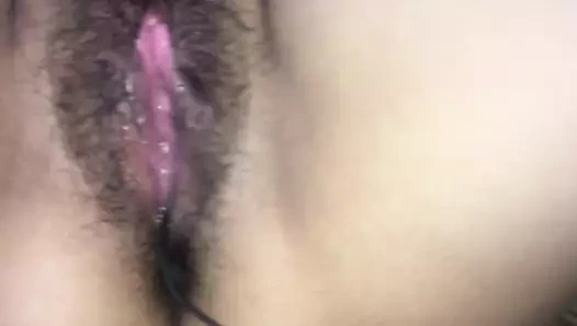 Cogiendo con el vibrador dentro