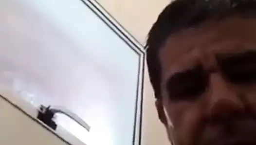 Punheta e gozada boa