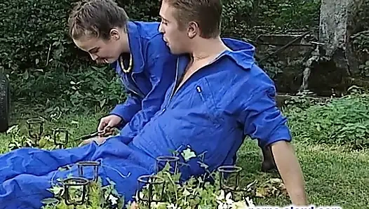 Kızlar kulübünde mükemmel yumruk sokma