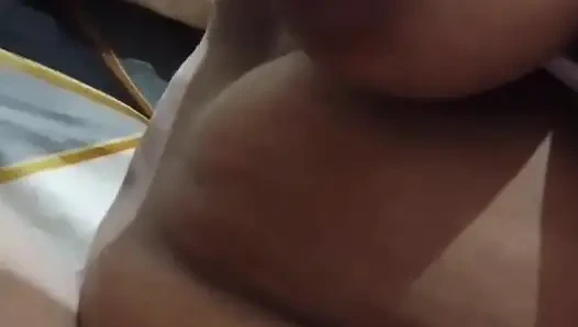 Hintli Bengalli ateşli vücutlu köy yengesi devar, Hintli yenge ve devar sert sikişiyor xxx video.