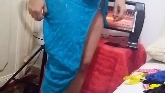 Kocasının arkadaşı onun tadını çıkarmak istiyor