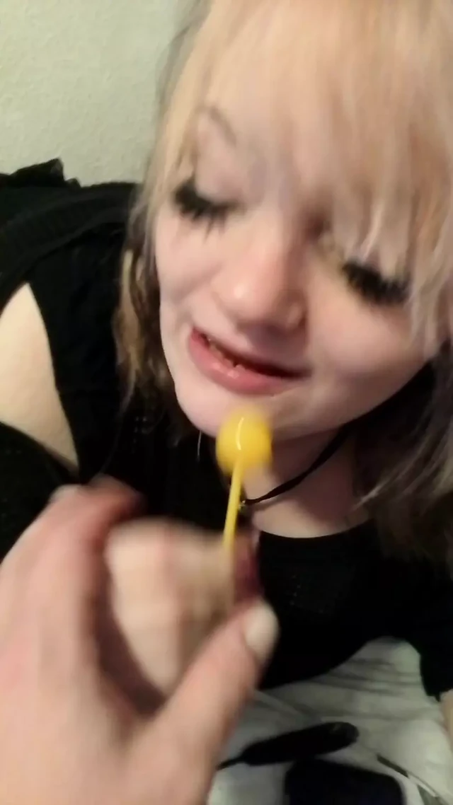 From lollipop to tail, well behaved, the little one, you can only be proud of that