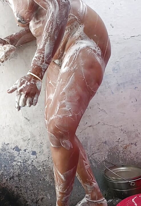 Çıplak banyo şovum