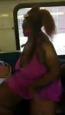 Ssbbw otobüste dans ediyor (çıplak değil)