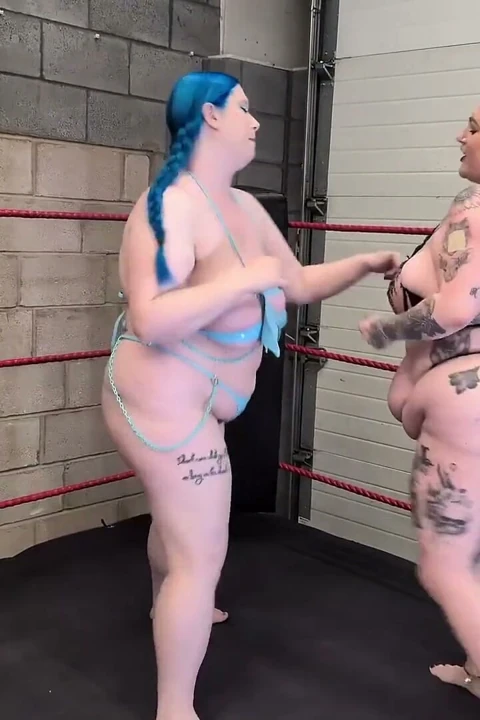 İri güzel kadın boksör alice mayflower vs bambi velet - kız kız