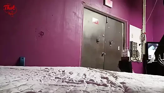 Teksas'taki Thot - bölüm 09 özel oda sikişi ve yabancılarla geçen cuma Gloryhole