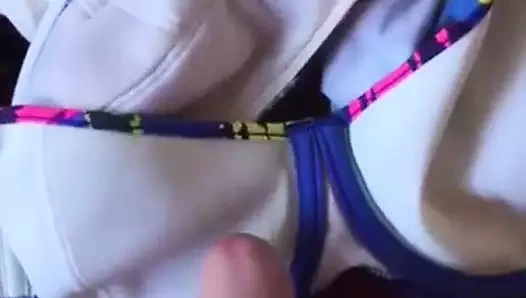 Cum sarışının iç çamaşırı derlemesi