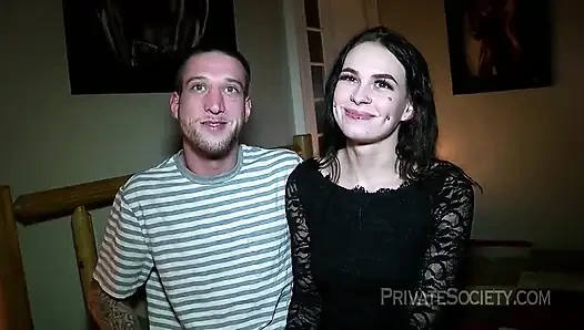 Baba sorunları olan ürkütücü piliç