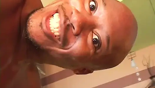 adam zenci kaltağı göt deliğinden siktikten sonra iki zenci sürtük boşalıyor