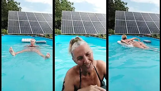 Sıcak ev kadını Lukerya rahatlıyor