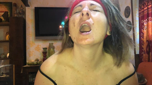 Yavaşla, kıçındaki büyük sikini acıtıyor