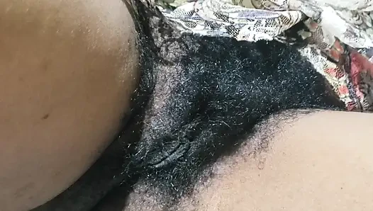 Ateşli anne seks çok çok ateşli 18 yaşındaki amcık ve orta yaşlı seksi kadın
