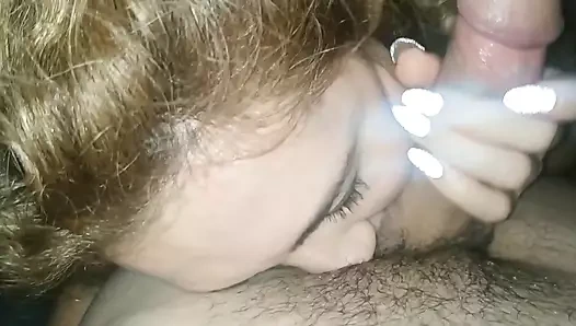 Ateşli akşam seksi evli kadın büyük yarak alıyor bakış açısı