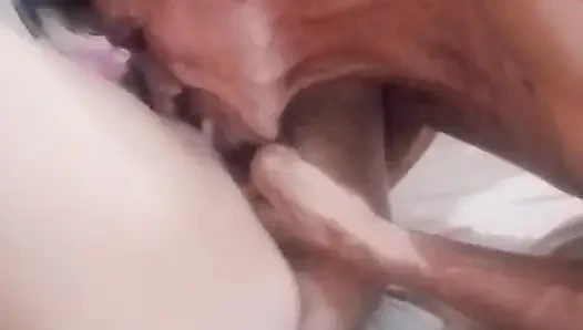 Konu amcık olunca .prensiplerim önce amını yalıyor ve her kadının ihtiyacı var ve istiyor