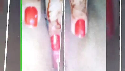 Yeni evli kız geceleri parmaklıyor