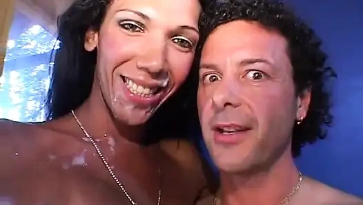 Güzel götlü güzel fahişeler yarak yiyor ve derin anal seks yapıyor