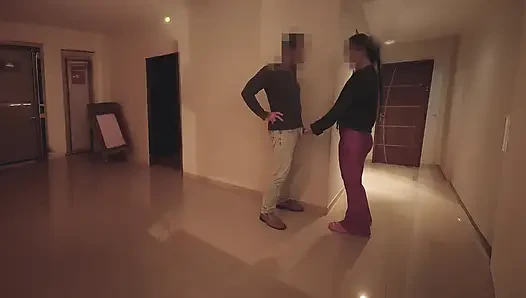 Ateşli evli kadın bina partisinde sikiliyor - ağzına boşalma