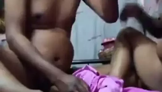 Çıplak Hint anne ve üvey içme çiş