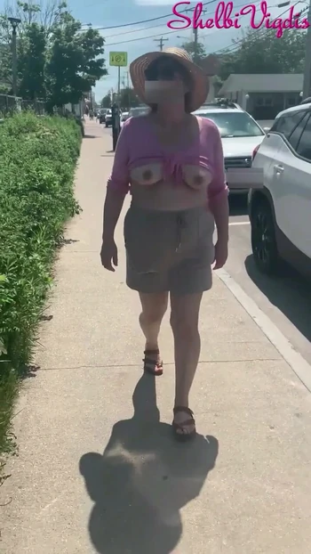 Хожу с моими сиськами