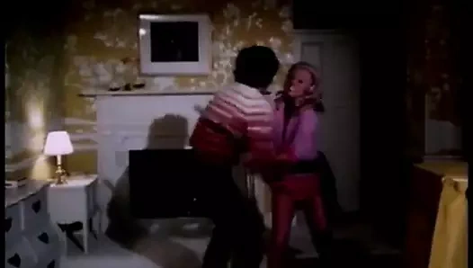 Chery caffaro - kızlar sevgi dolu sahneler içindir