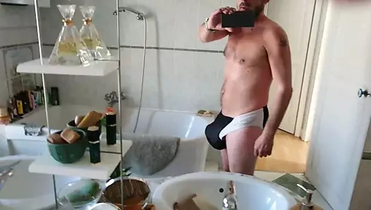 banyoda diz topu oynamak