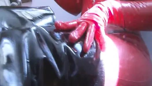 Lateks catsuit göt ve amcık servisi