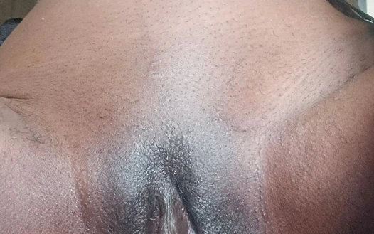 Çok seksi çorap giyerken boşalıyor.