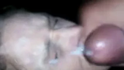 Dickygee vampire bir yüz verir