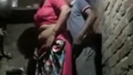 Desi çift chudai içinde banyo