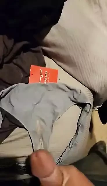 Сперма в трусиках племянницы