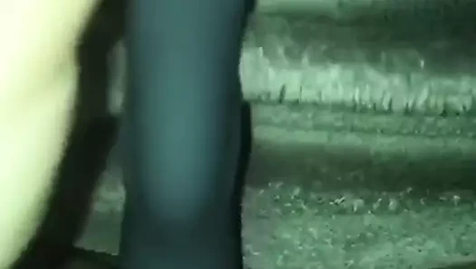 yalnız oynayan kız