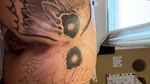 Pawg kıçını ile oynuyor