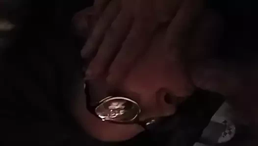 Emmek ve sikme içinde aşk öpüşme