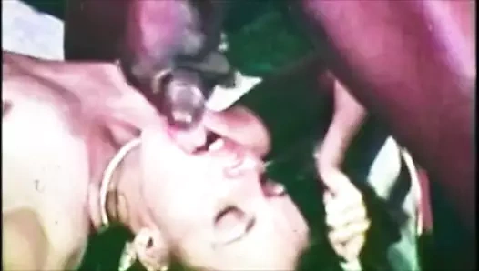 Kral paul tatlı bir esmer için jizz verir!