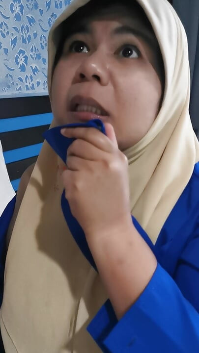 Üvey kuzenim beni uçurtma suyuyla doldurmaya zorladı.