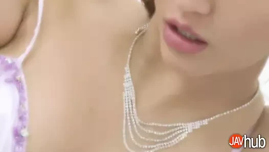 Zarif kadın bana elle muamele çekerken ayağımı yalıyor