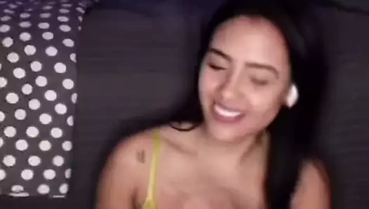 Tiktok canlı seksi kız dow bluz ve nipslip 7