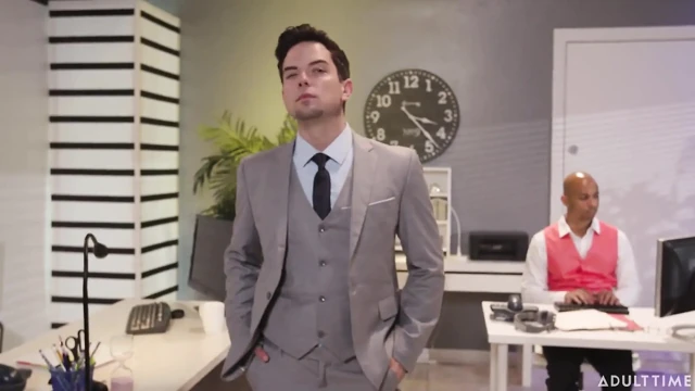Heteroflexible - kızgın patron Dakota Payne çalışanları Zario Travezz ve Jkab Ethan Dale'i disipline ediyor