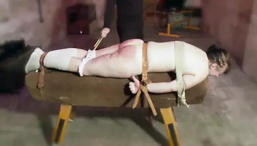 Tombul olgun cezalandırıcısı tarafından domine ediliyor