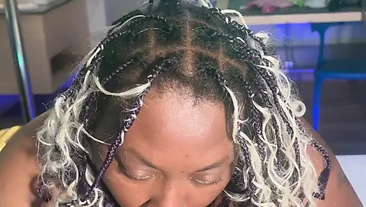 En sevdiğim şey büyük yarağını emmek