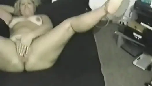 Bu değersiz yaşlı sarışından olgun dildo eylemi