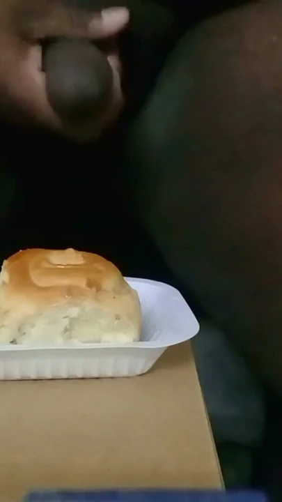 Cinnabon'ımı Cum'ımla Daha Lezzetli Hale Getirdim | Klip 1