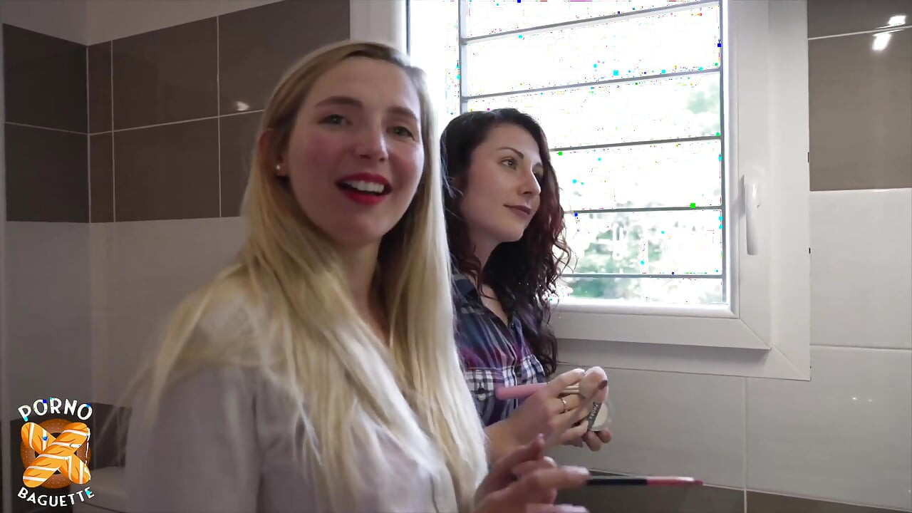 Mia ve Chloé iki iyi binmiş adamla seks yapıyor!